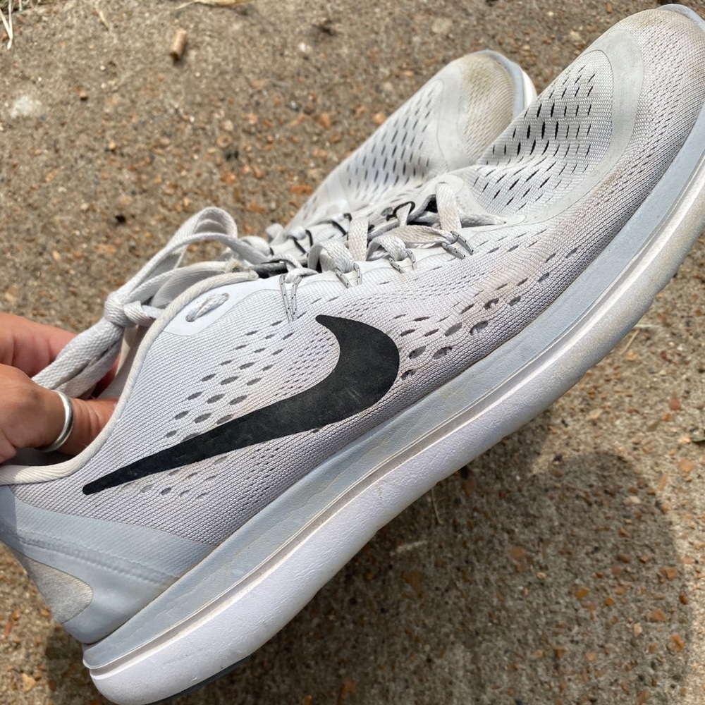 Nike Tennis Shoes